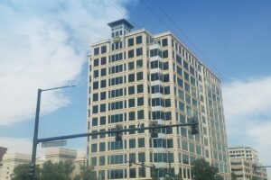 Expertos artesanos en madera: PCL Construction Services, Inc.